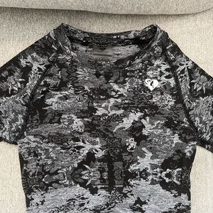 Women’s Best Long Sleeve Crop Top Camo Black Gray White